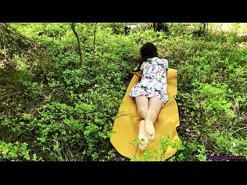 ❤️ 陌生人在Tinder上自慰我的阴部，并在树林里热情地做爱 ❌ Porno️❤