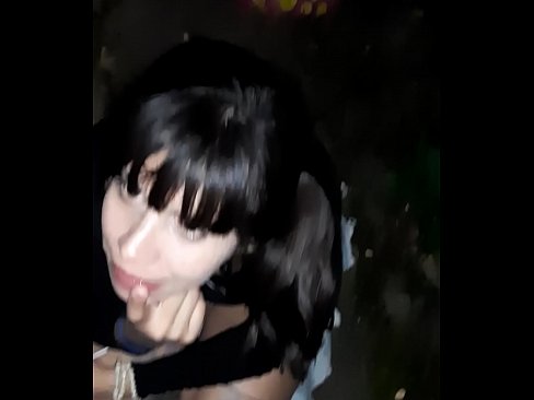 ❤️ 在街上膨胀的阴茎，以换取糖果 ❌ Porno️❤